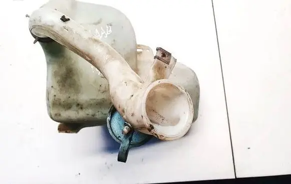 Saab 900 Windshield washer fluid reservoir/tank