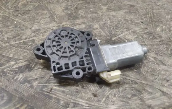Hyundai Tucson LM Front door window regulator motor