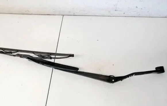 Subaru Legacy Front wiper blade arm