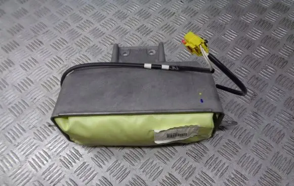 Chrysler Pacifica Passenger airbag