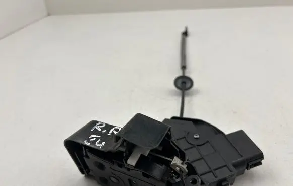 Volvo V70 Front door lock 31253658 986903105 A048317