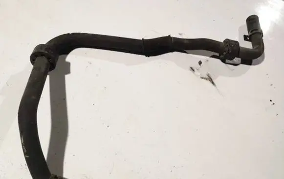 Volkswagen Touran I Engine coolant pipe/hose