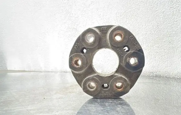 Opel Omega B1 Rear prop shaft donut coupling/joint 90578558