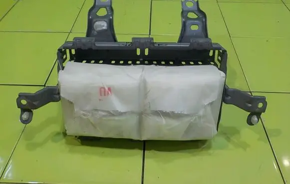 Toyota Prius (XW30) Passenger airbag BAMPT11783