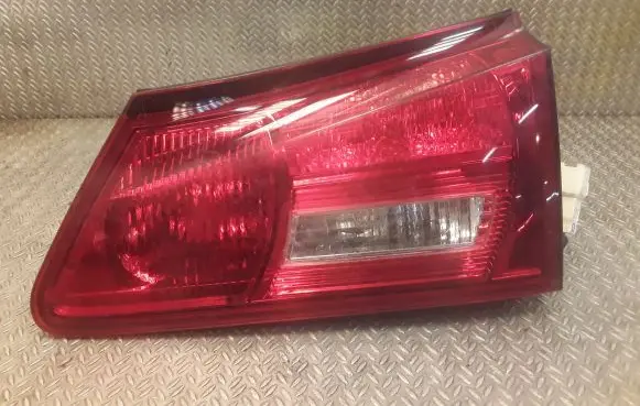 Lexus IS 220D-250-350 Tailgate rear/tail lights