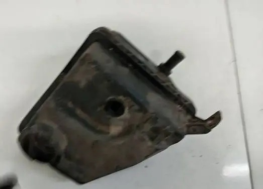 Coolant expansion tank/reservoir