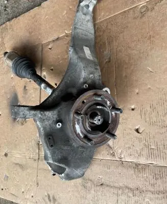 Land Rover Range Rover Sport L494 Front wheel hub spindle knuckle 