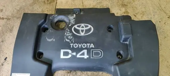 Toyota Corolla Verso AR10 Engine cover (trim)