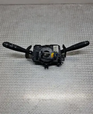 Wiper turn signal indicator stalk/switch