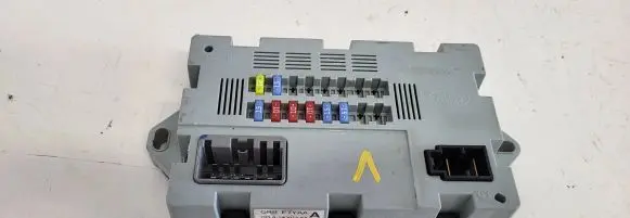 Jaguar XE Fuse module CPLA14Q073AA 1607162204 73707520