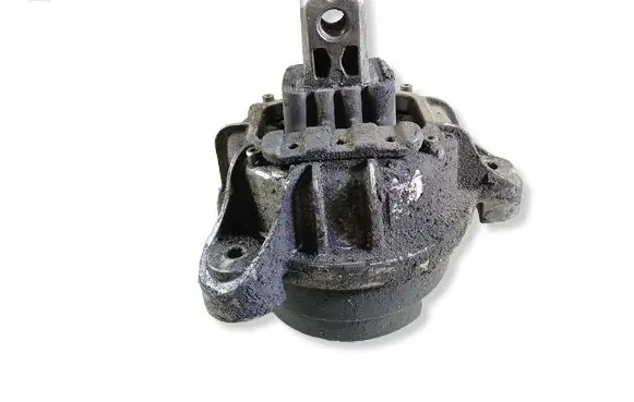 BMW 5 F10 F11 Engine mount bracket 