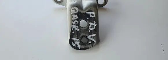 Nissan Qashqai Front door upper hinge