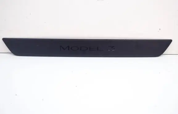 Tesla Model 3 Front sill trim cover 150476300C