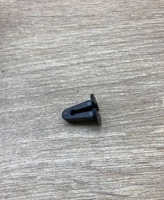 Skoda Octavia Mk1 (1U) Other body part 032199254 WAGCLIPCAPNUT