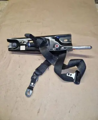 Volvo V70 Front seatbelt