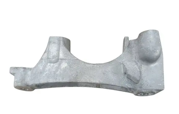 Toyota RAV 4 (XA50) Engine mounting bracket