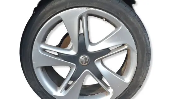 Opel Astra J R19 alloy rim