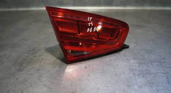 Audi A8 S8 D4 4H Tailgate rear/tail lights 4H0945093