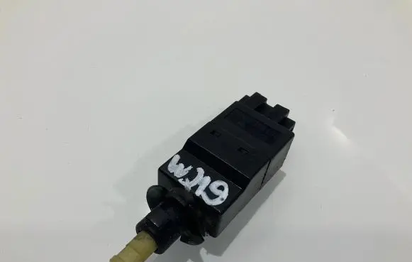 Mercedes-Benz CLS C219 Brake pedal sensor switch 0015454009