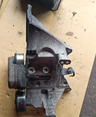 Land Rover Range Rover Sport L320 Generator/alternator bracket AH3210239BA