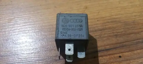 Volkswagen PASSAT B5.5 Other relay 8D0951253A V23134B52X301