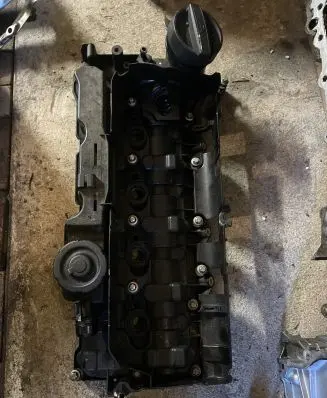 BMW X1 F48 F49 Rocker cam cover M2C1103M7
