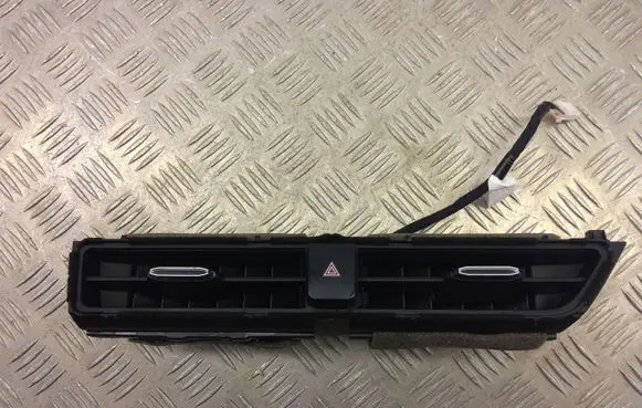 Toyota Highlander XU70 Dash center air vent grill 55670-0E110