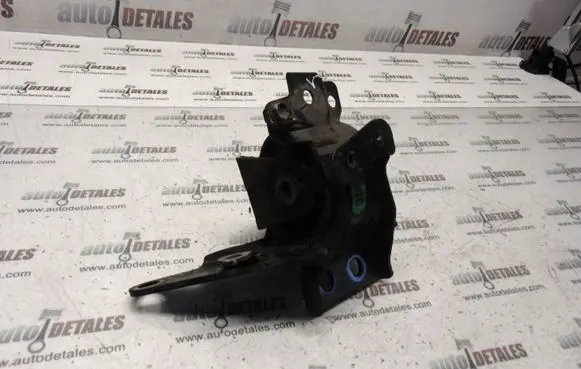 Toyota Corolla Verso E121 Gearbox mount