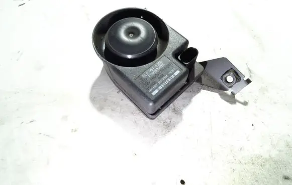 Audi A4 S4 B7 8E 8H Alarm system siren 8L0951605A