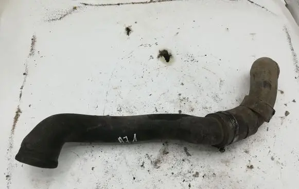 Mercedes-Benz C W203 Engine coolant pipe/hose NOCODE
