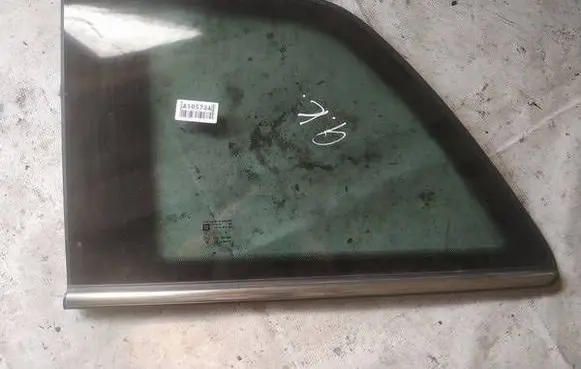 Opel Zafira B Rear side window as3