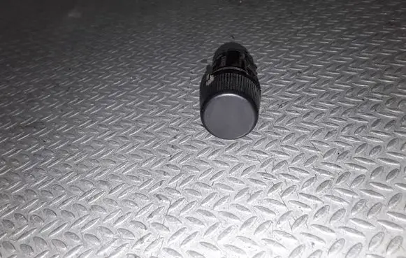 Opel Frontera A Headlight level height control switch 91145061