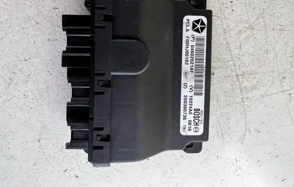 Jeep Grand Cherokee (WK) Door control unit/module 04602621AF 19224AE F00HJ00182