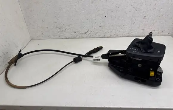 Volvo S60 Gear shifter/selector P30735557