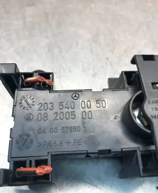Mercedes-Benz C W203 Fuse module 2035400050 08200500 10400579501