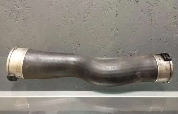 BMW 5 F10 F11 Intercooler hose/pipe 521108A