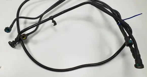 Aston Martin Rapide Fuel line pipe AD439D667BA
