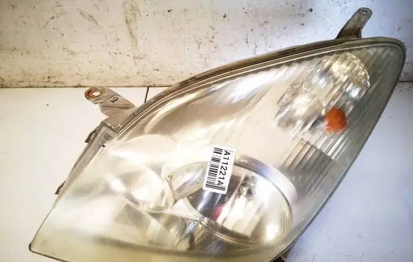 Toyota Corolla Verso E121 Headlight/headlamp 