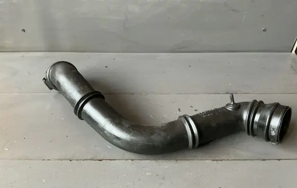 Intercooler hose/pipe