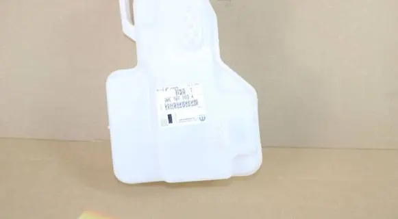 Opel Crossland X Windshield washer fluid reservoir/tank Y000181380 39138620