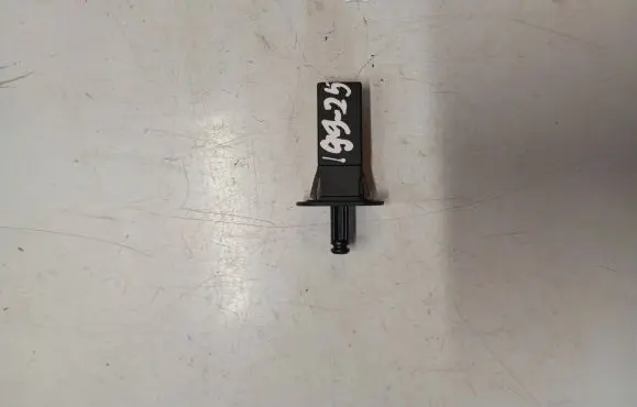 BMW X6 E71 Fuel tank opening switch 82289392