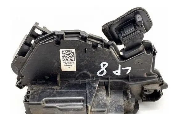 Volkswagen PASSAT B8 Front door lock 5NB837015D