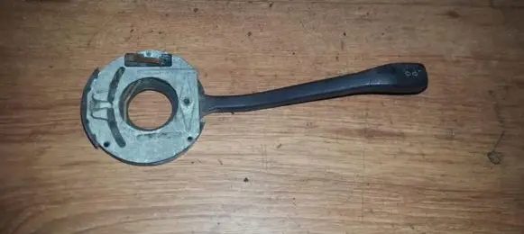 Volkswagen PASSAT B2 Indicator stalk