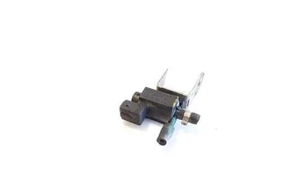 Jaguar XE Vacuum valve 70435600