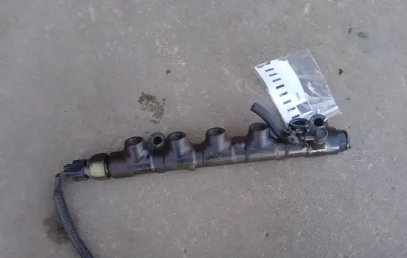 Toyota Corolla Verso E121 Fuel main line pipe