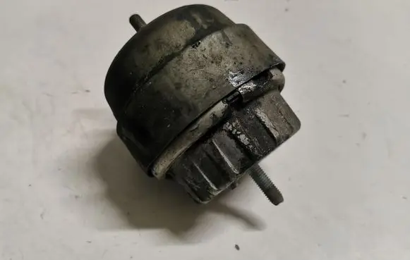 Audi A6 S6 C6 4F Engine mount bracket 4F0199382AD