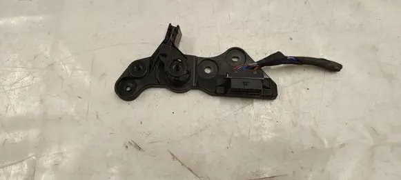 BMW 1 F40 Engine bonnet/hood lock release cable 7326518