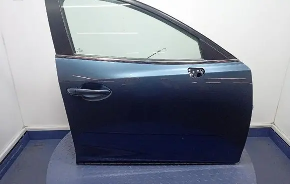 Mazda 3 II Front door