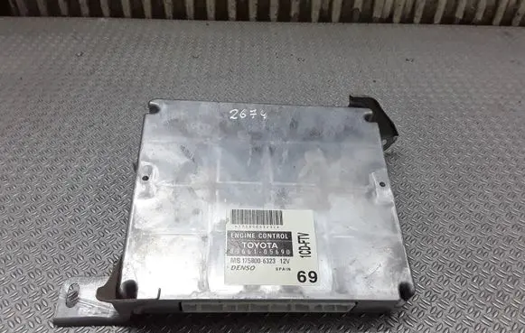 Toyota Avensis T250 Engine control unit/module 8966105690