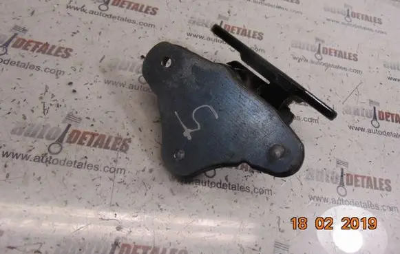 Mercedes-Benz R W251 Rear door lower hinge